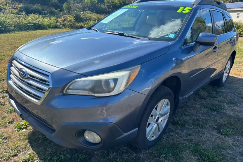 2015 Subaru Outback 2.5i Premium photo 1