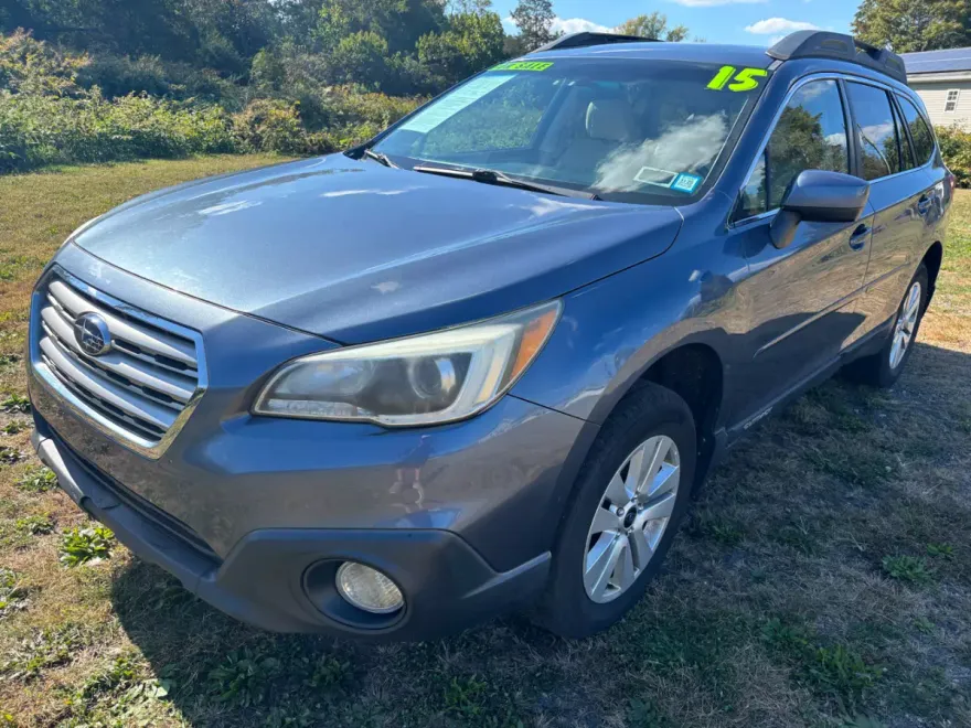 2015 Subaru Outback 2.5i Premium photo 1