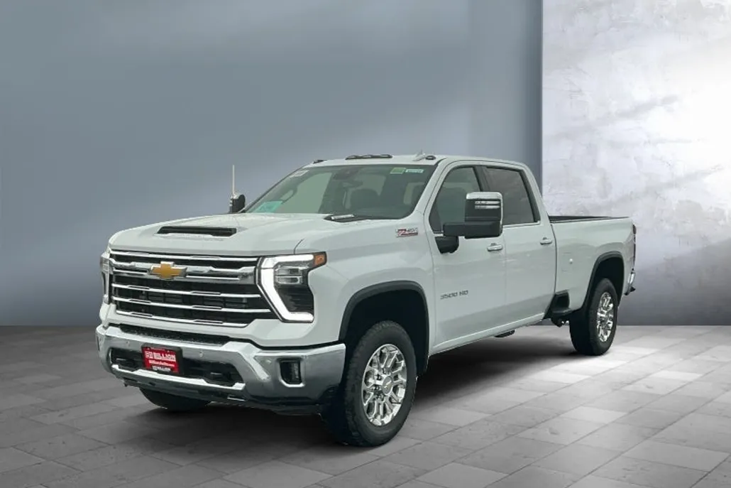 2025 Chevrolet Silverado 3500HD LTZ photo 1