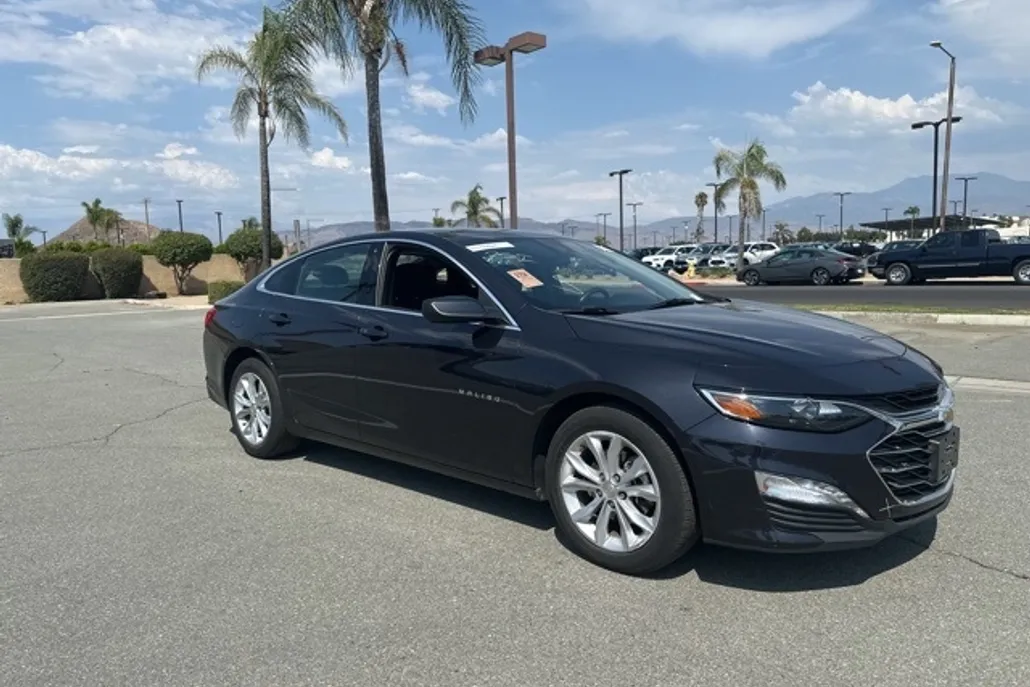 2023 Chevrolet Malibu 1LT photo 1