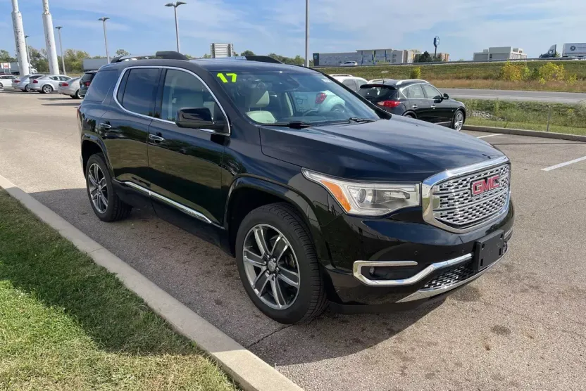 2017 Gmc Acadia Denali photo 1