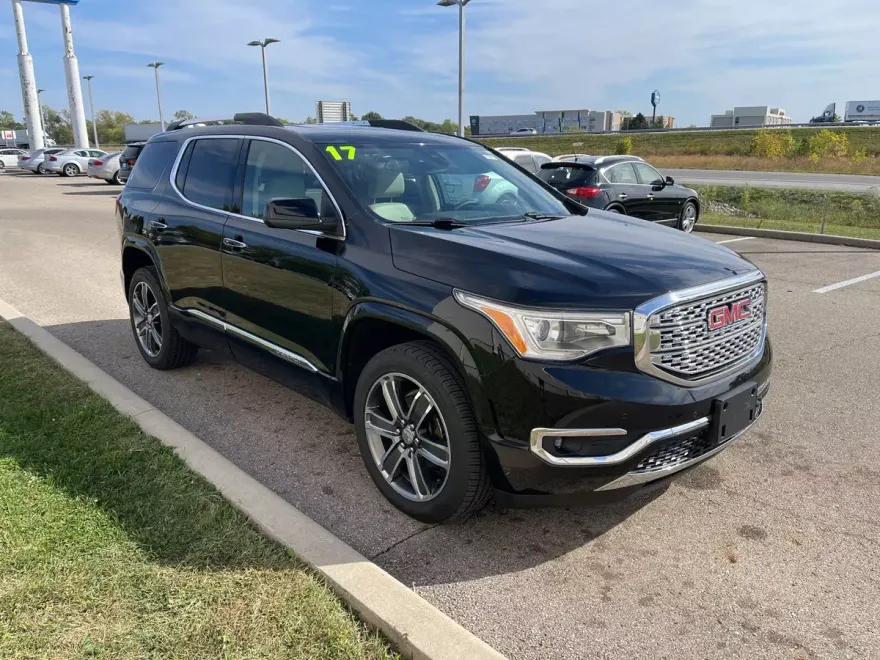 2017 Gmc Acadia Denali photo 1