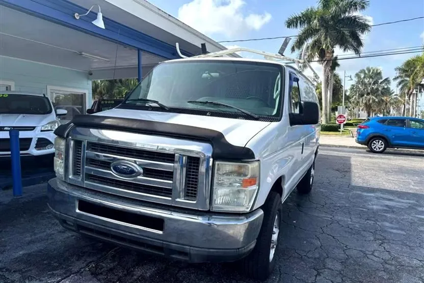 2011 Ford E-250 photo 1
