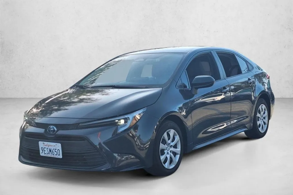 2023 Toyota Corolla Hybrid LE photo 1