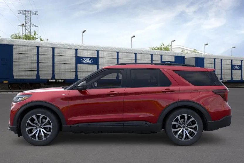 2025 Ford Explorer ST-Line photo 1