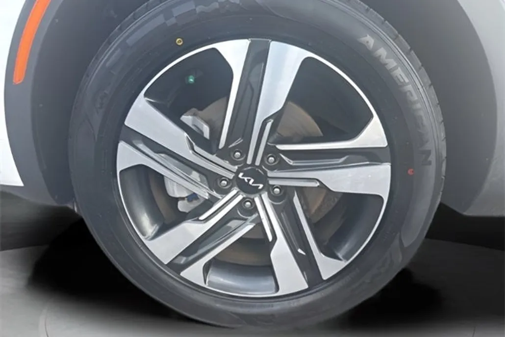2023 Kia Sorento Hybrid EX photo 1