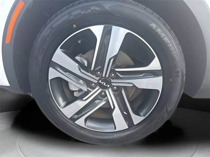 2023 Kia Sorento Hybrid EX photo 1
