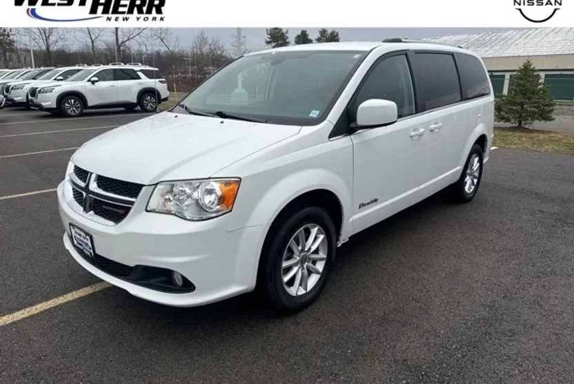 2019 Dodge Grand Caravan SXT photo 1