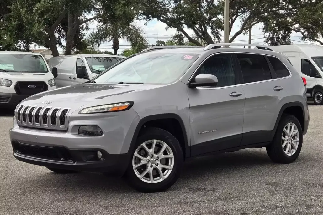 2016 Jeep Cherokee Latitude photo 1