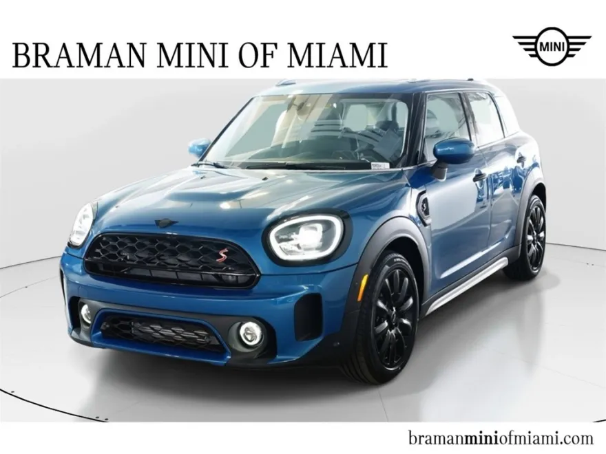 2024 Mini Countryman Iconic photo 1