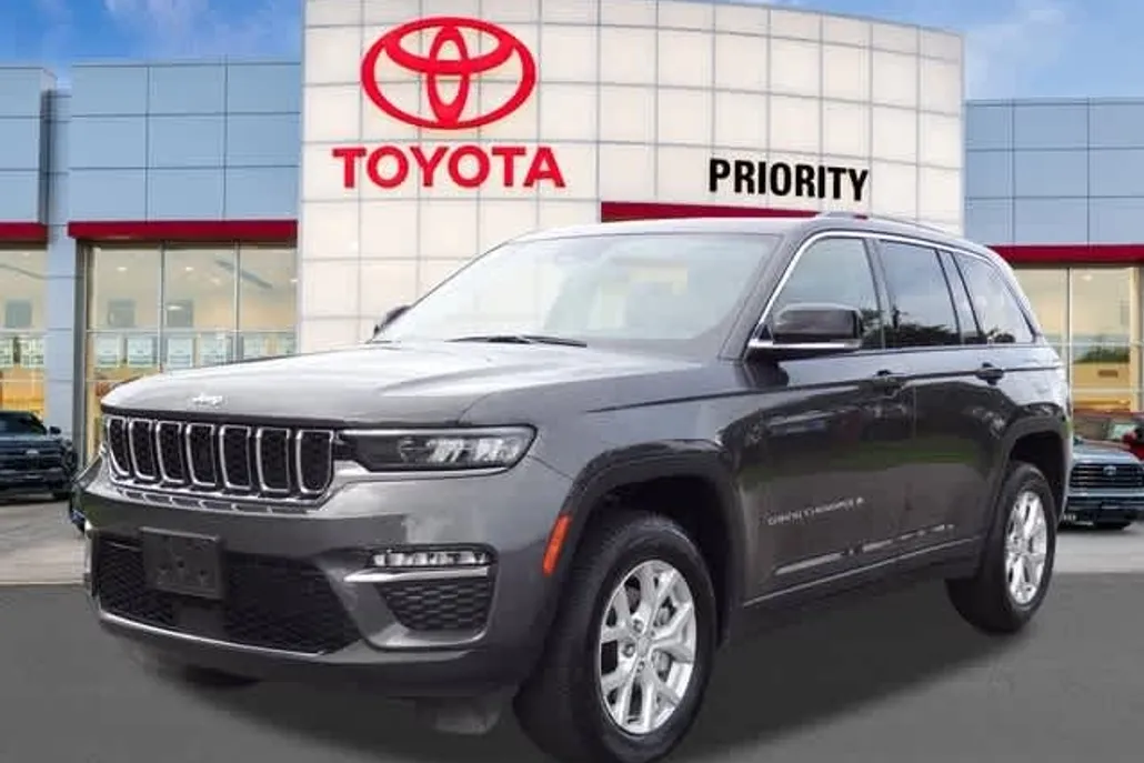 2023 Jeep Grand Cherokee Limited photo 1