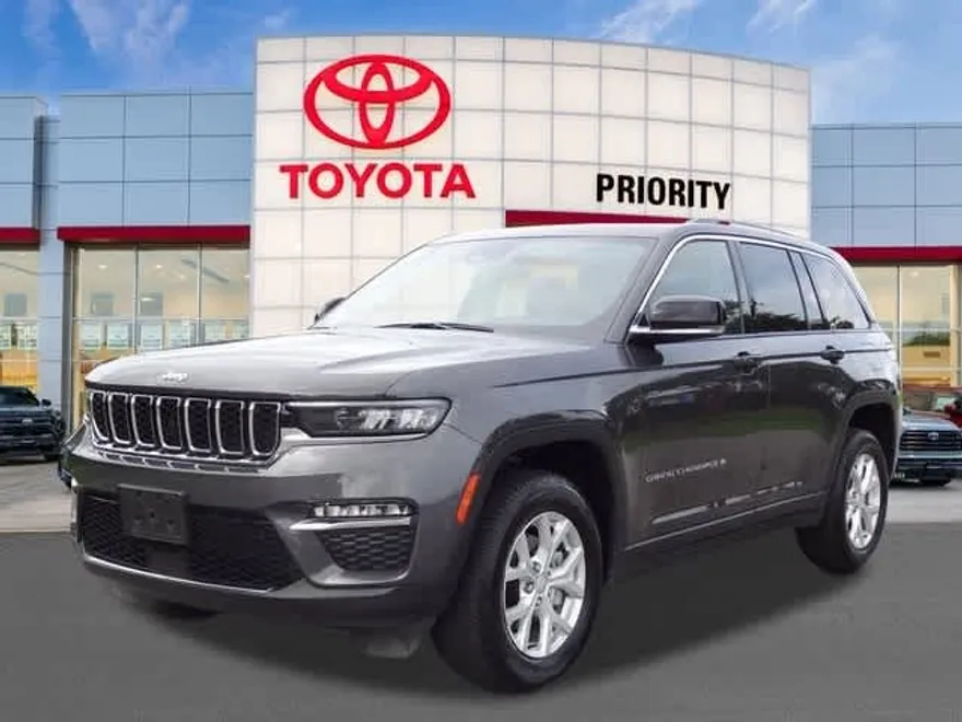 2023 Jeep Grand Cherokee Limited photo 1