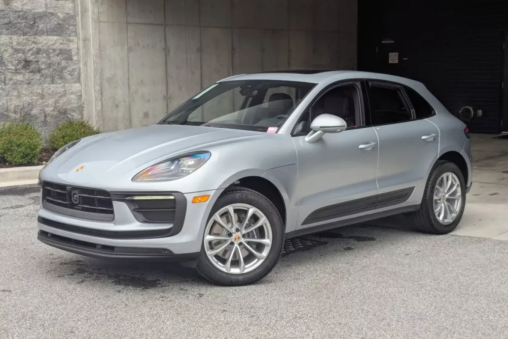 2025 Porsche Macan S photo 1