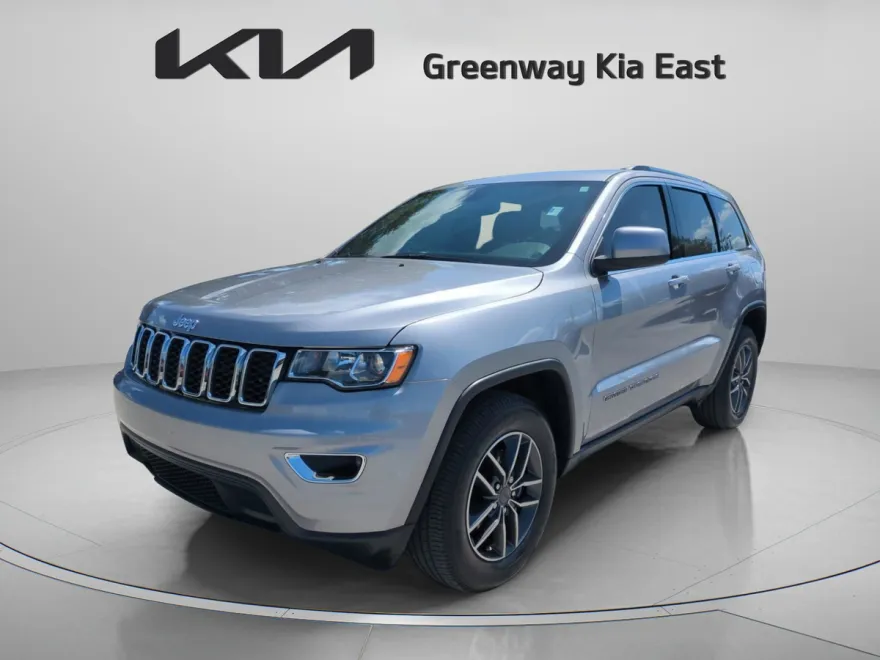 2019 Jeep Grand Cherokee Laredo E photo 1