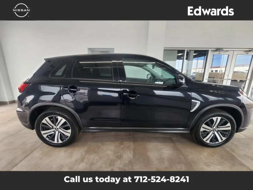 2024 Mitsubishi Outlander Sport SE photo 1