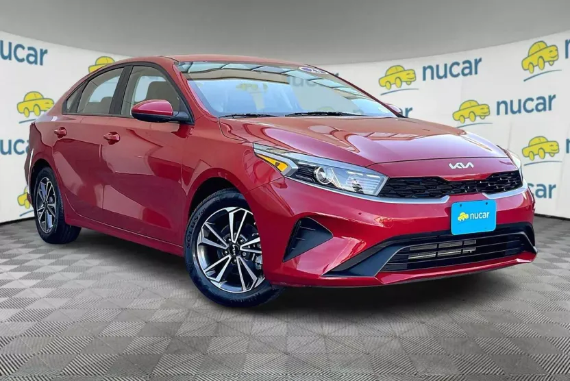 2023 Kia Forte LXS photo 1