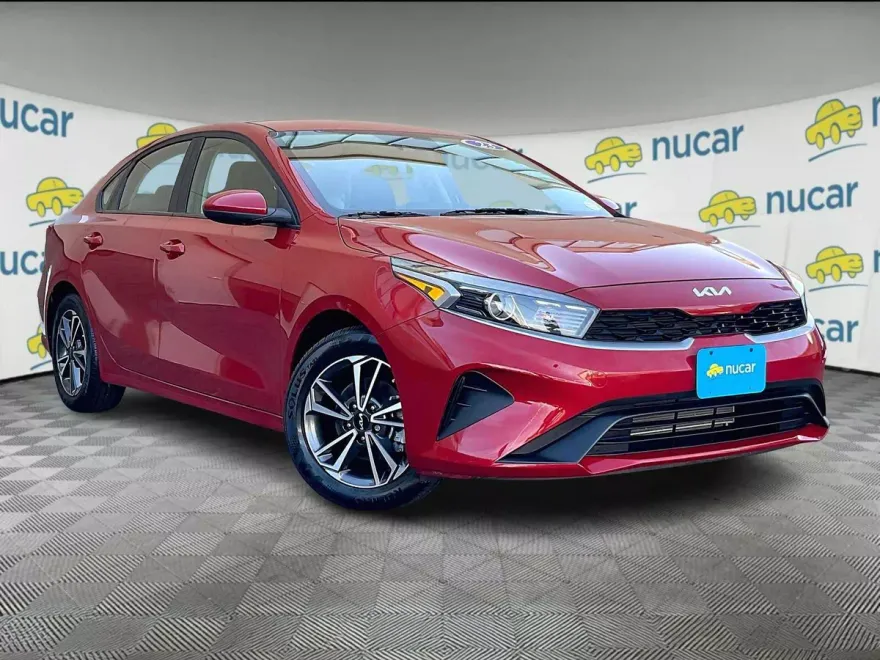 2023 Kia Forte LXS photo 1