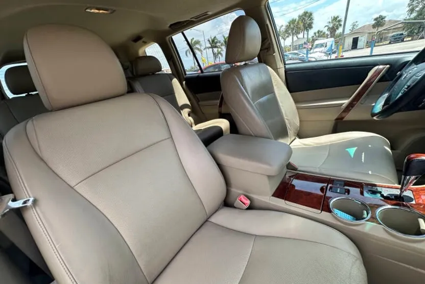 2012 Toyota Highlander Base Hybrid photo 1