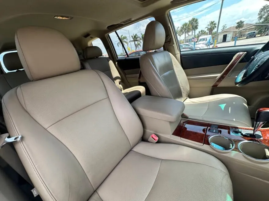 2012 Toyota Highlander Base Hybrid photo 1