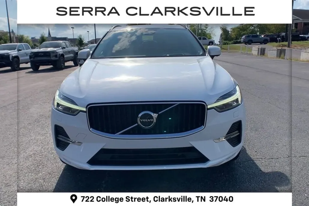 2022 Volvo XC60 B5 Momentum photo 1