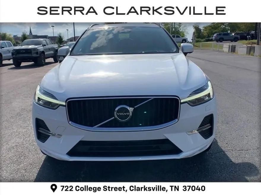 2022 Volvo XC60 B5 Momentum photo 1