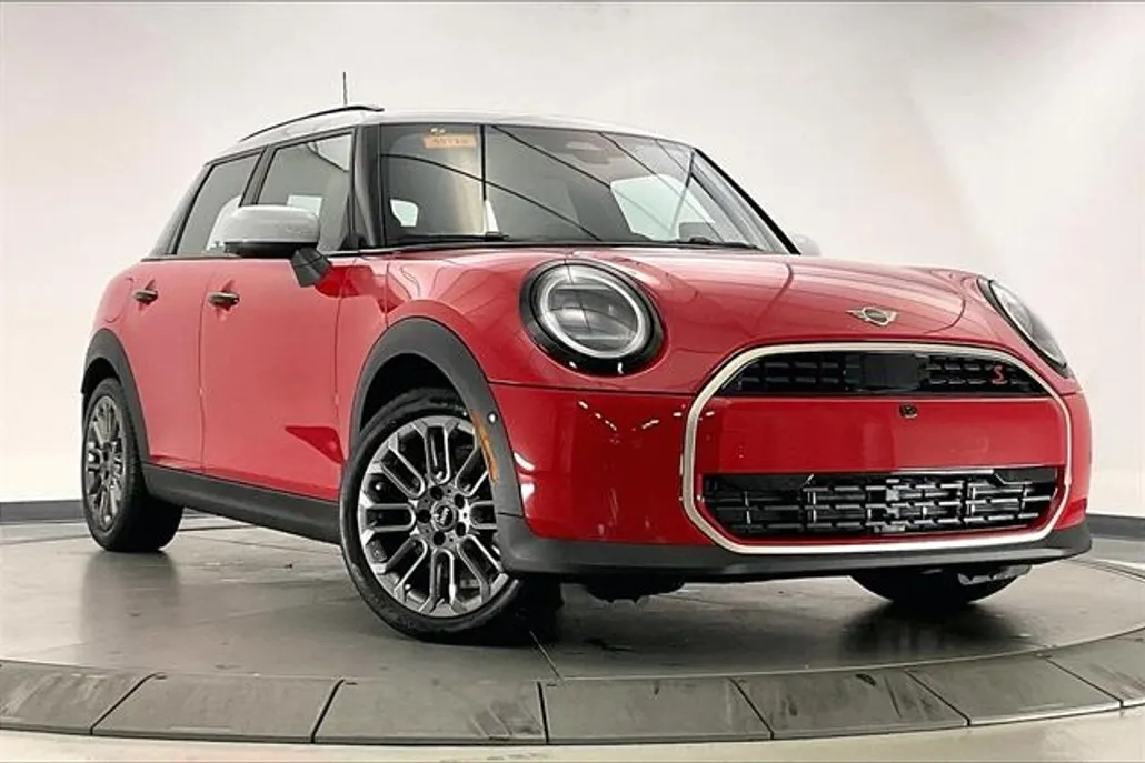 2025 Mini Cooper S Hardtop 4 Door Iconic photo 1