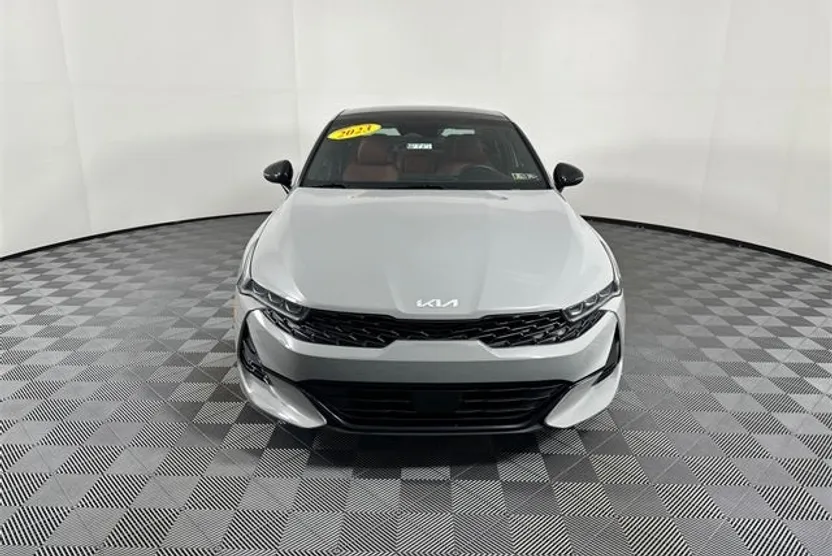 2023 Kia K5 GT-Line photo 1