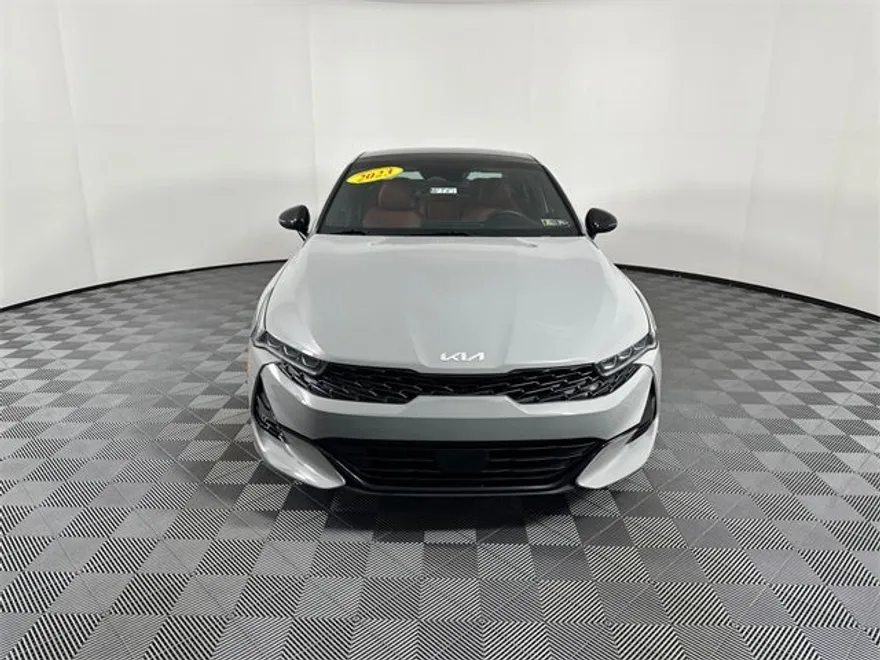 2023 Kia K5 GT-Line photo 1