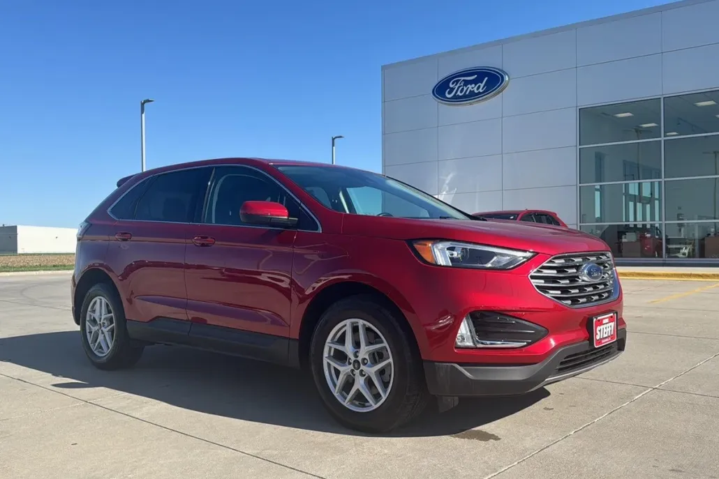 2022 Ford Edge SEL photo 1
