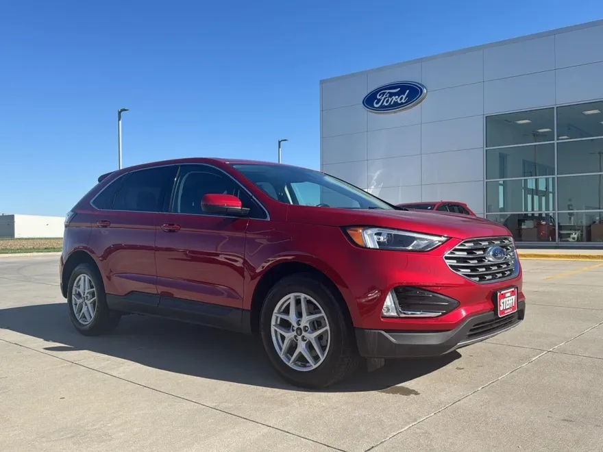 2022 Ford Edge SEL photo 1