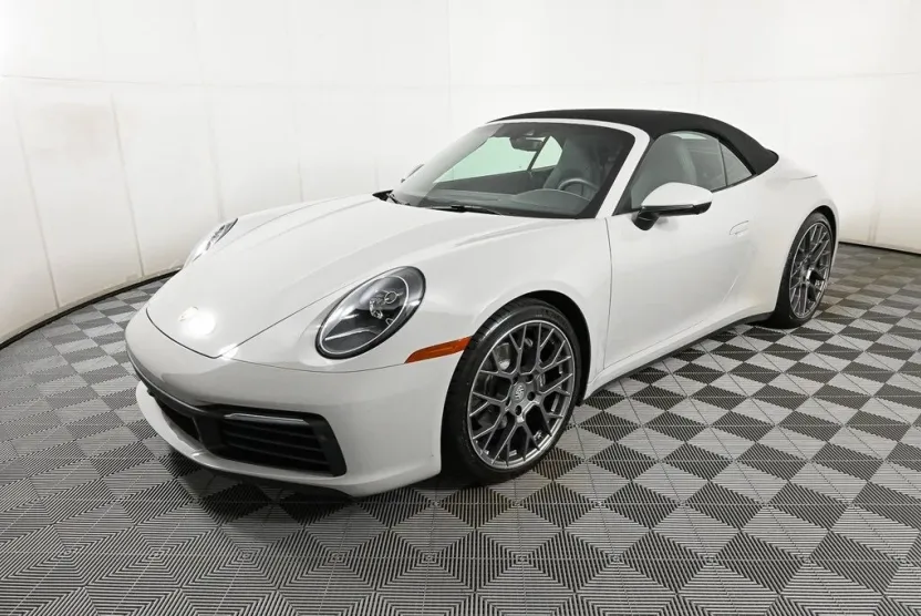 2022 Porsche 911 4 photo 1