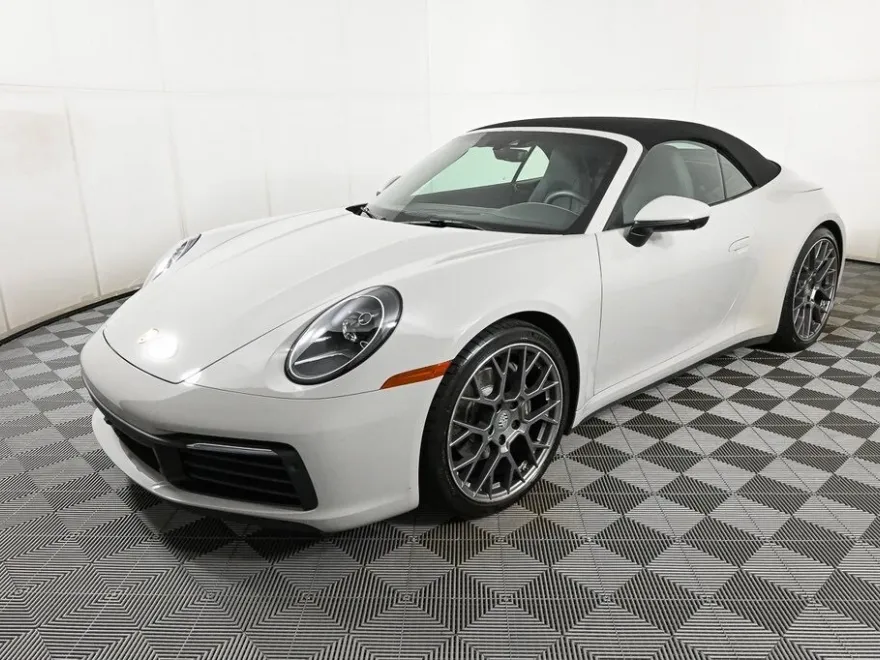 2022 Porsche 911 4 photo 1