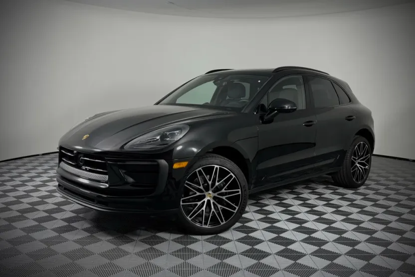2025 Porsche Macan T photo 1