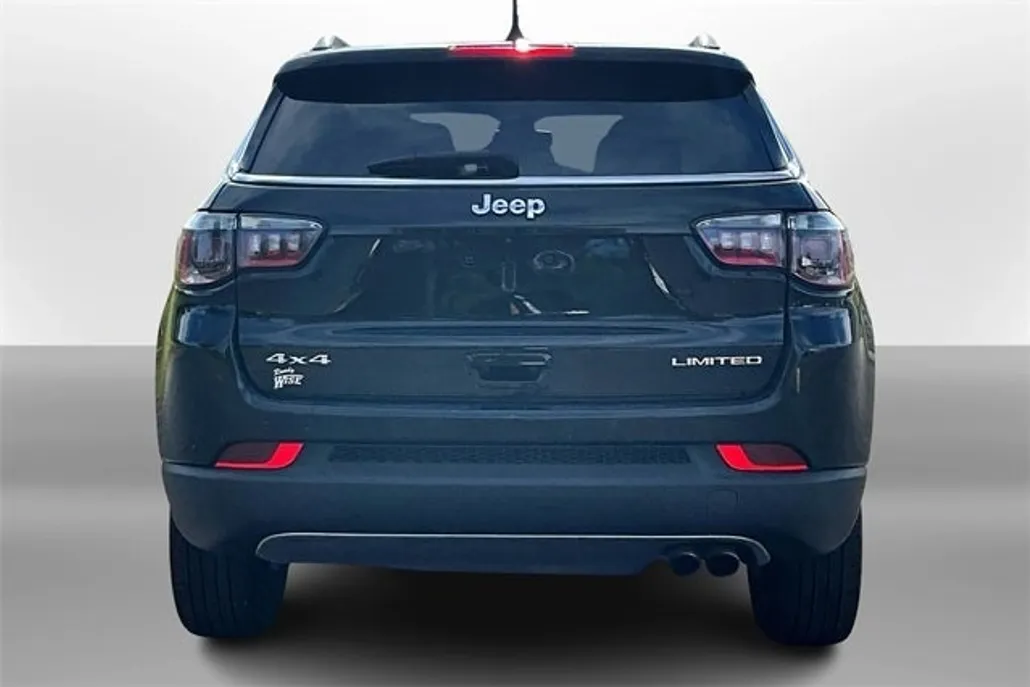2022 Jeep Compass Limited photo 1