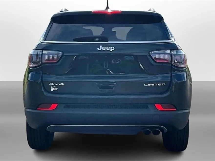 2022 Jeep Compass Limited photo 1
