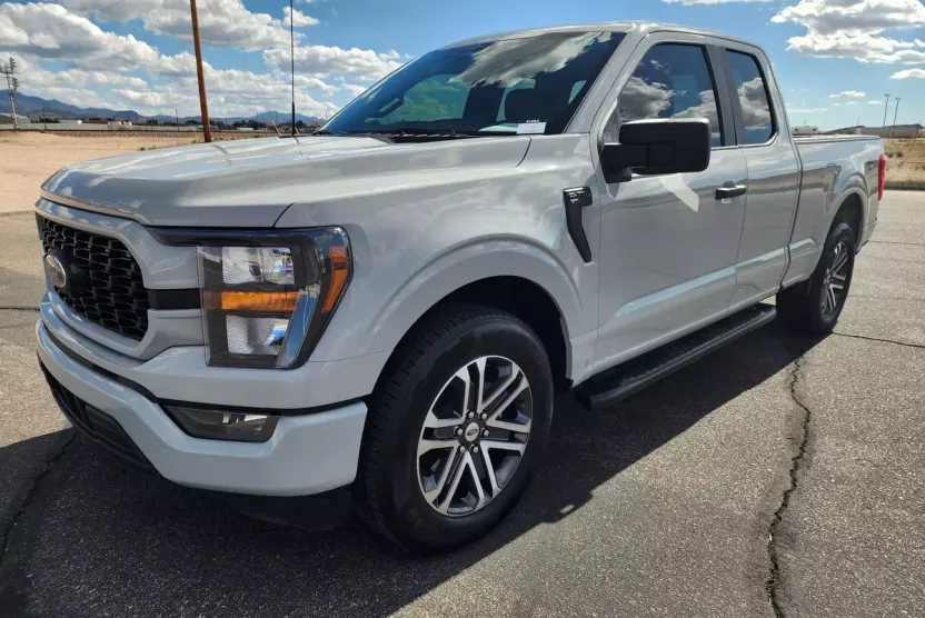 2023 Ford F-150 XL photo 1