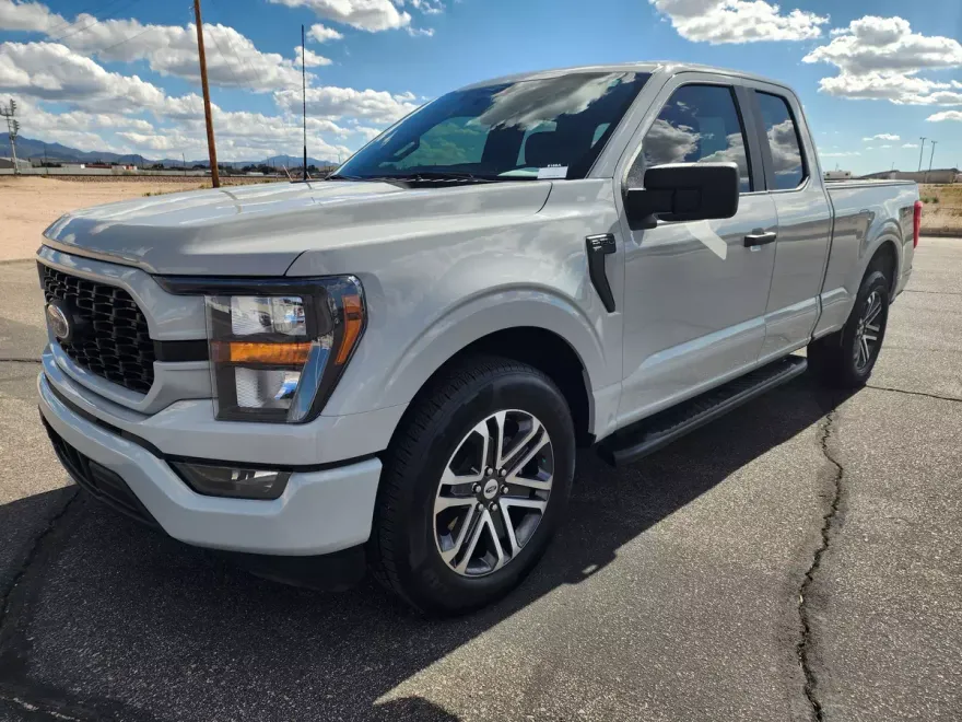 2023 Ford F-150 XL photo 1