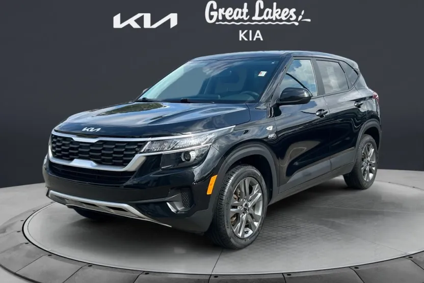 2023 Kia Seltos LX photo 1