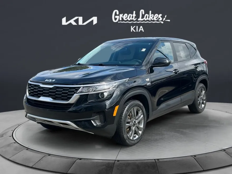 2023 Kia Seltos LX photo 1