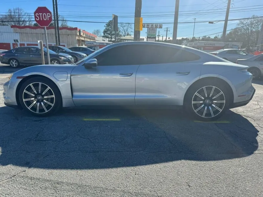 2021 Porsche Taycan photo 1