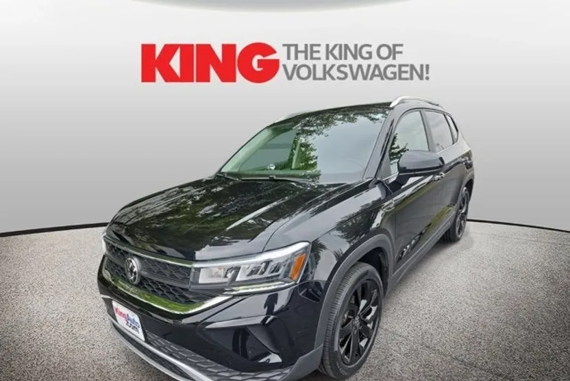 2023 Volkswagen Taos SE photo 1