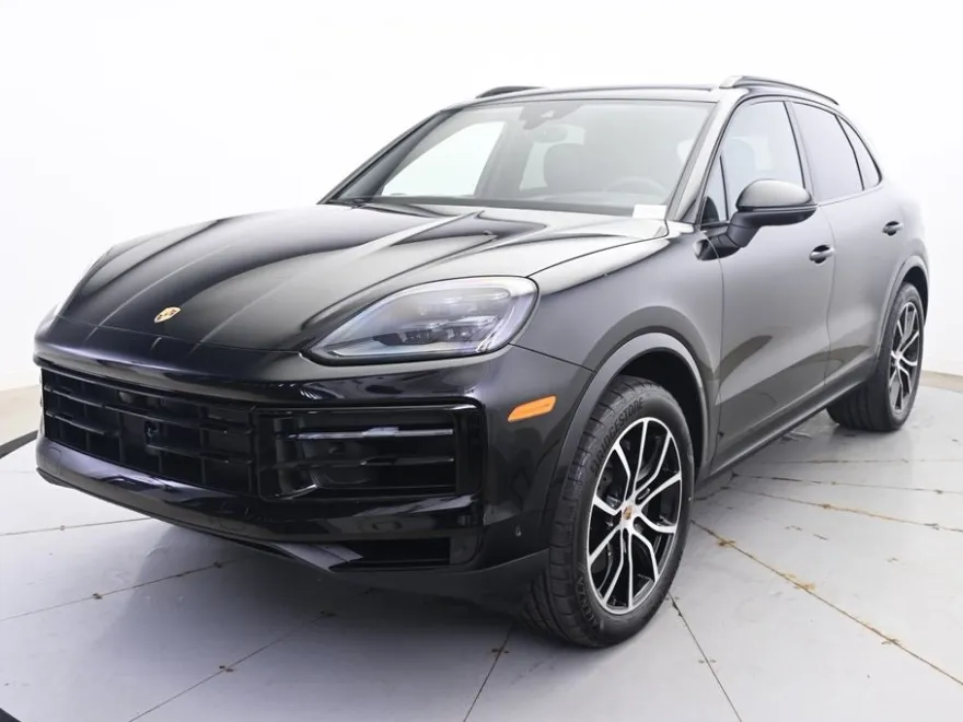 2025 Porsche Cayenne Base photo 1