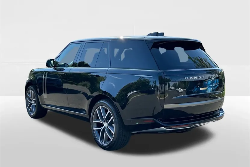 2025 Land Rover Range Rover SE photo 1