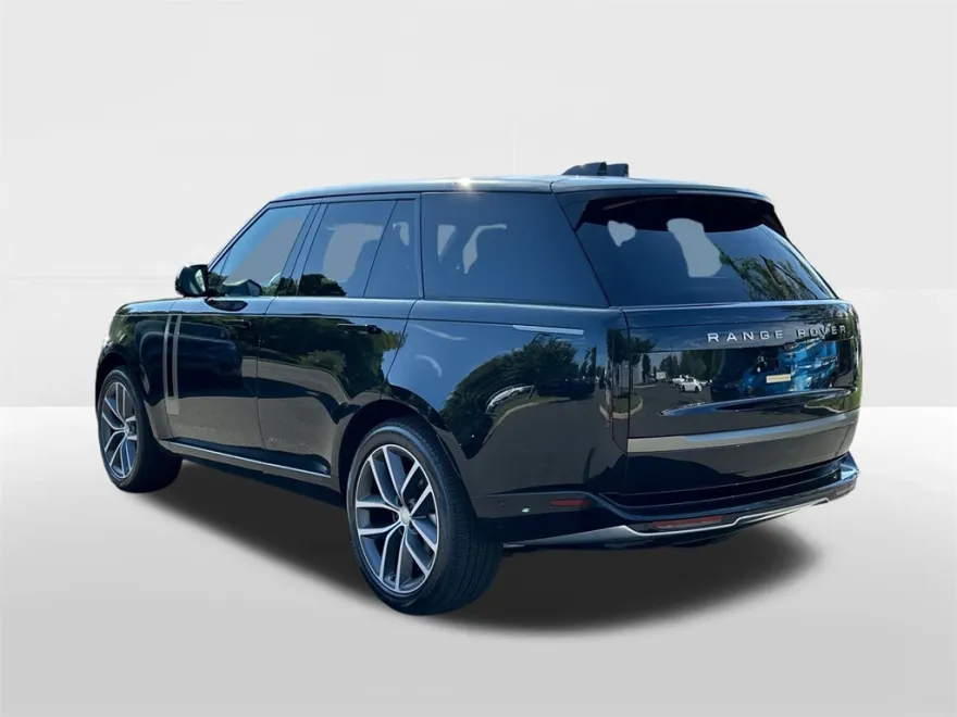 2025 Land Rover Range Rover SE photo 1