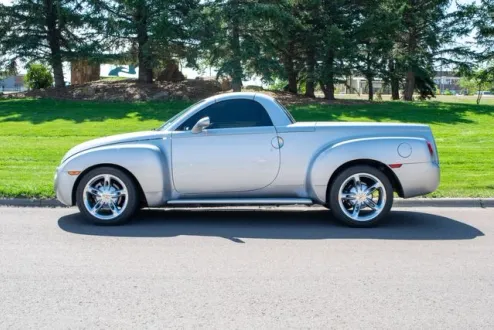 2005 Chevrolet SSR photo 3