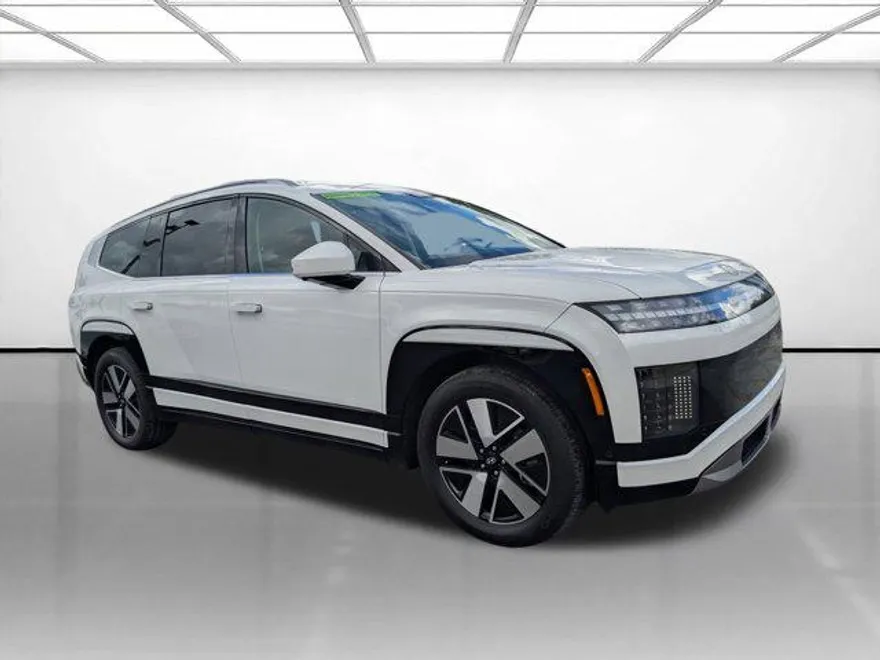 2026 Hyundai Ioniq SEL photo 1