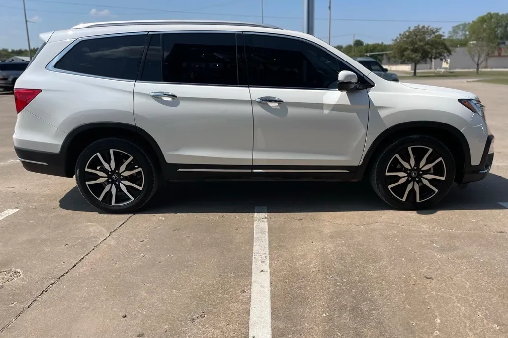 2019 Honda Pilot Elite photo 1