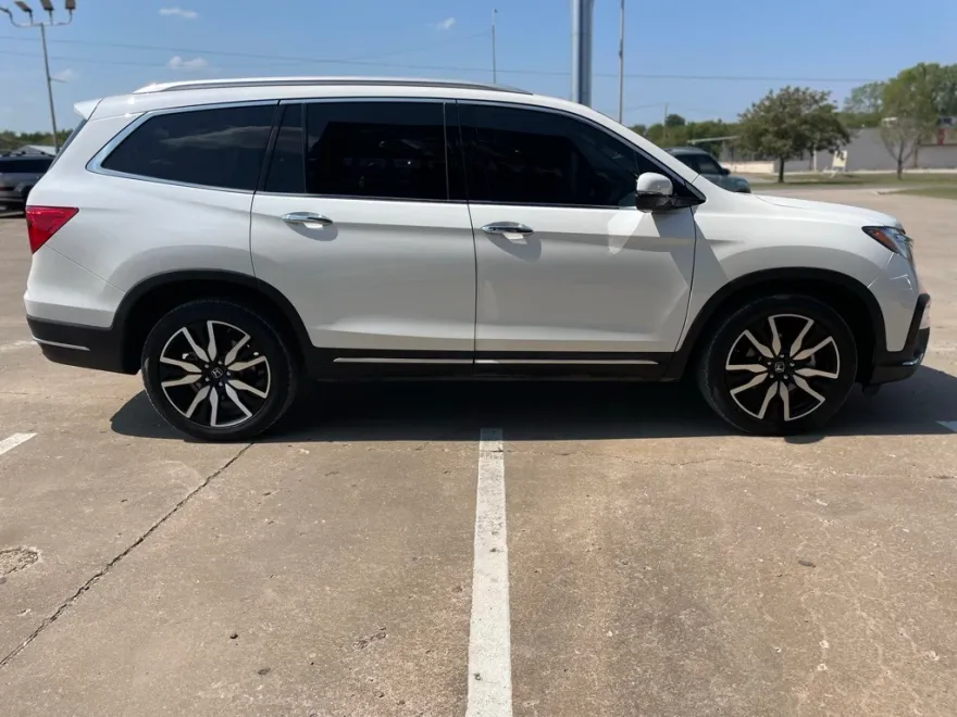 2019 Honda Pilot Elite photo 1