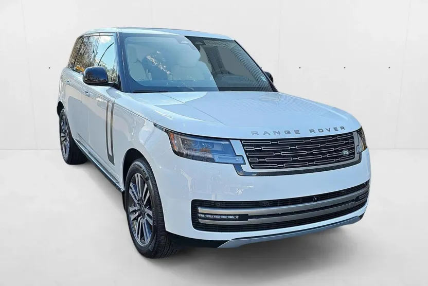 2025 Land Rover Range Rover SE photo 1