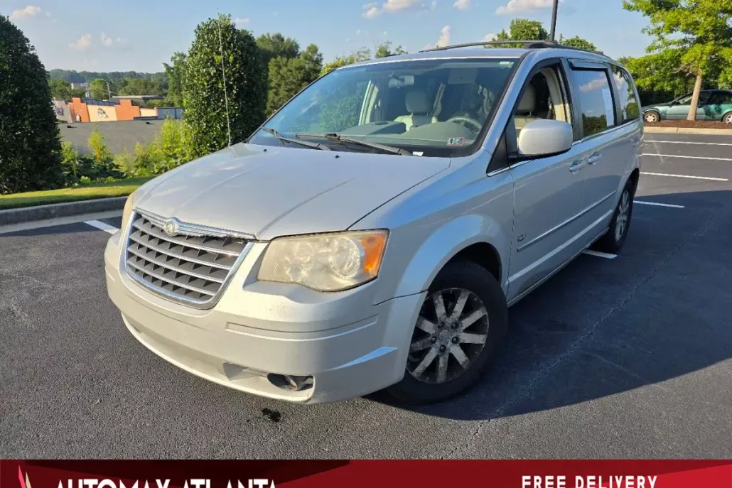 2009 Chrysler Town & Country Touring photo 1